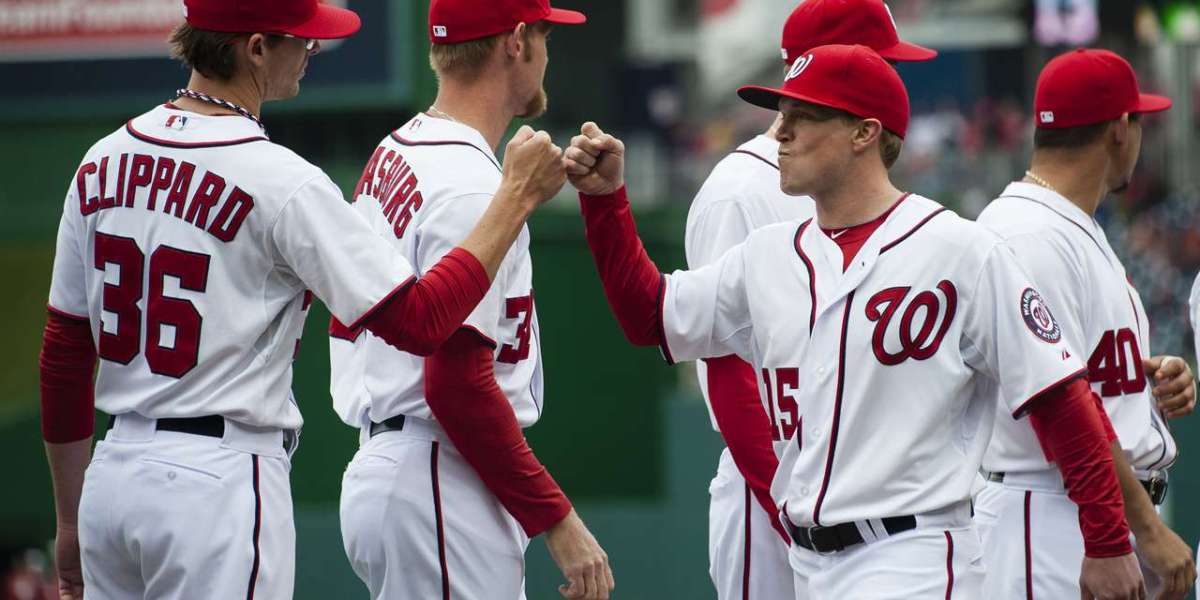 Benches clear after Francisco Lindor hit in the face, Mets go on to defeat Nationals